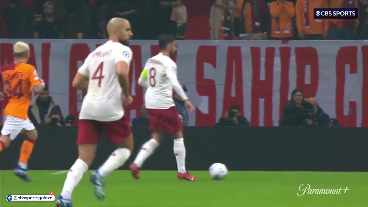 B費外圍轟世界波直入死角！曼聯(lián)2-0領(lǐng)先加拉塔薩雷！