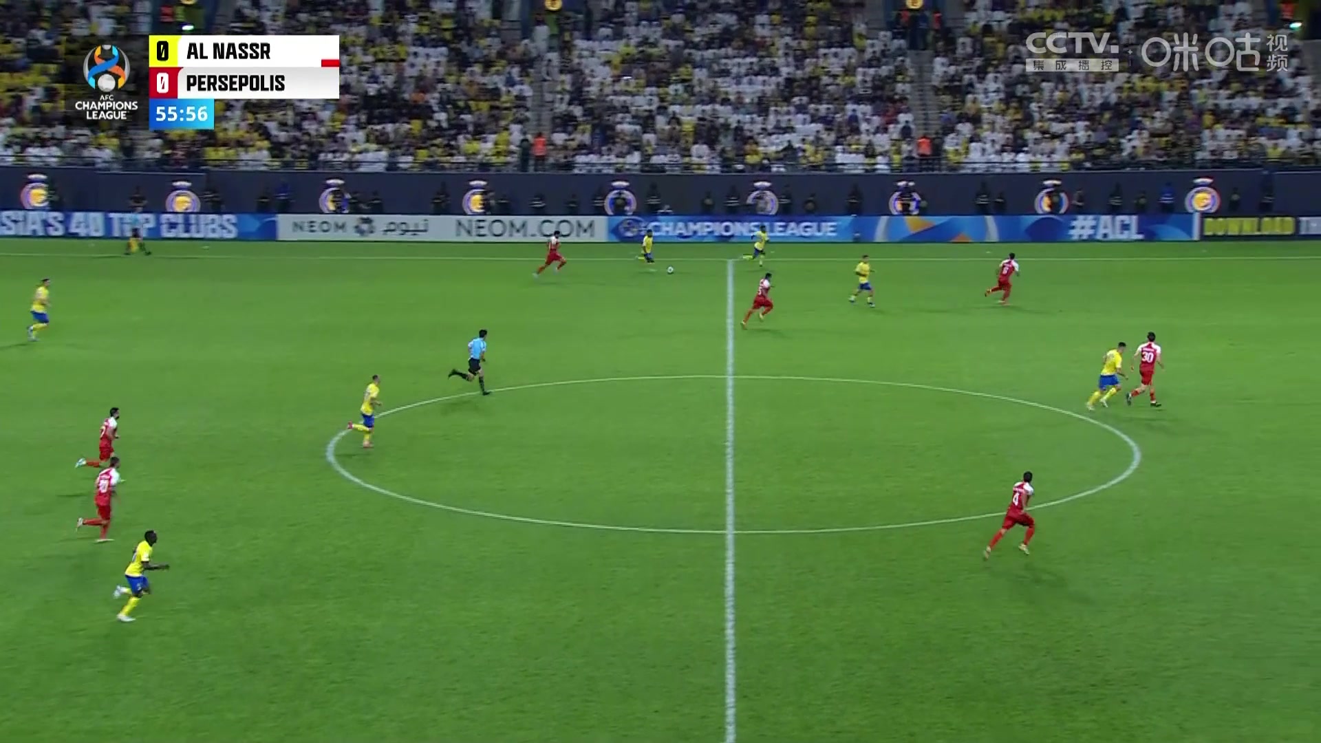 進(jìn)攻大旗我來扛！奧塔維奧漏球，C羅轉(zhuǎn)身射門稍稍偏出！