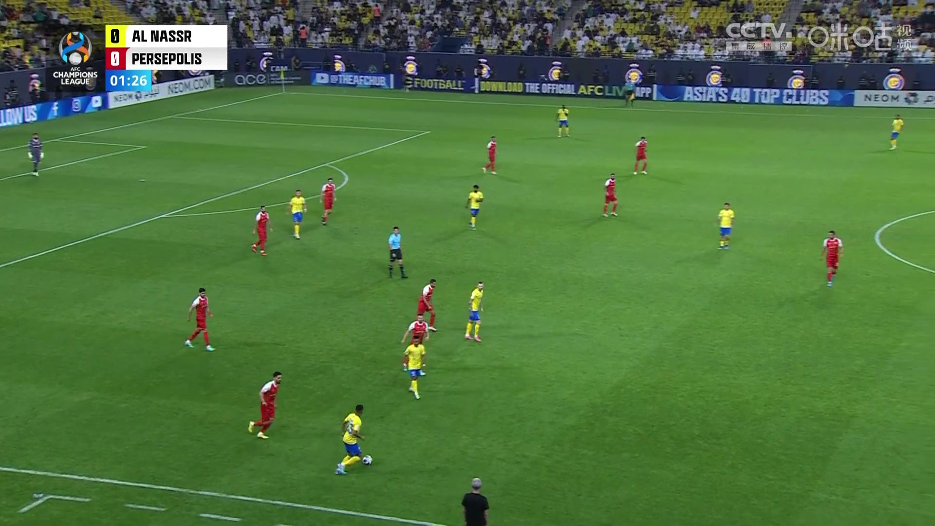 總裁的風(fēng)范！C羅禁區(qū)倒地馬寧判罰點(diǎn)球，C羅搖手指示意不是點(diǎn)球