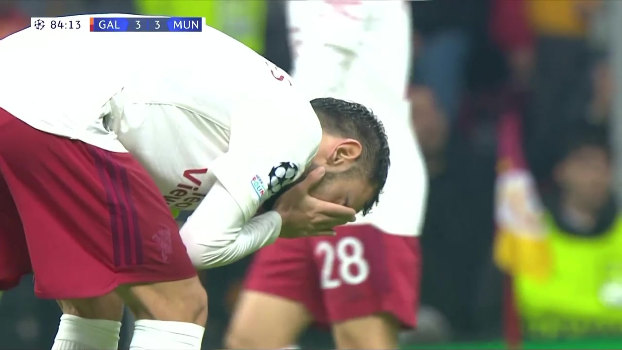 達(dá)洛特右路分球！B費(fèi)外圍遠(yuǎn)射擊中立柱！