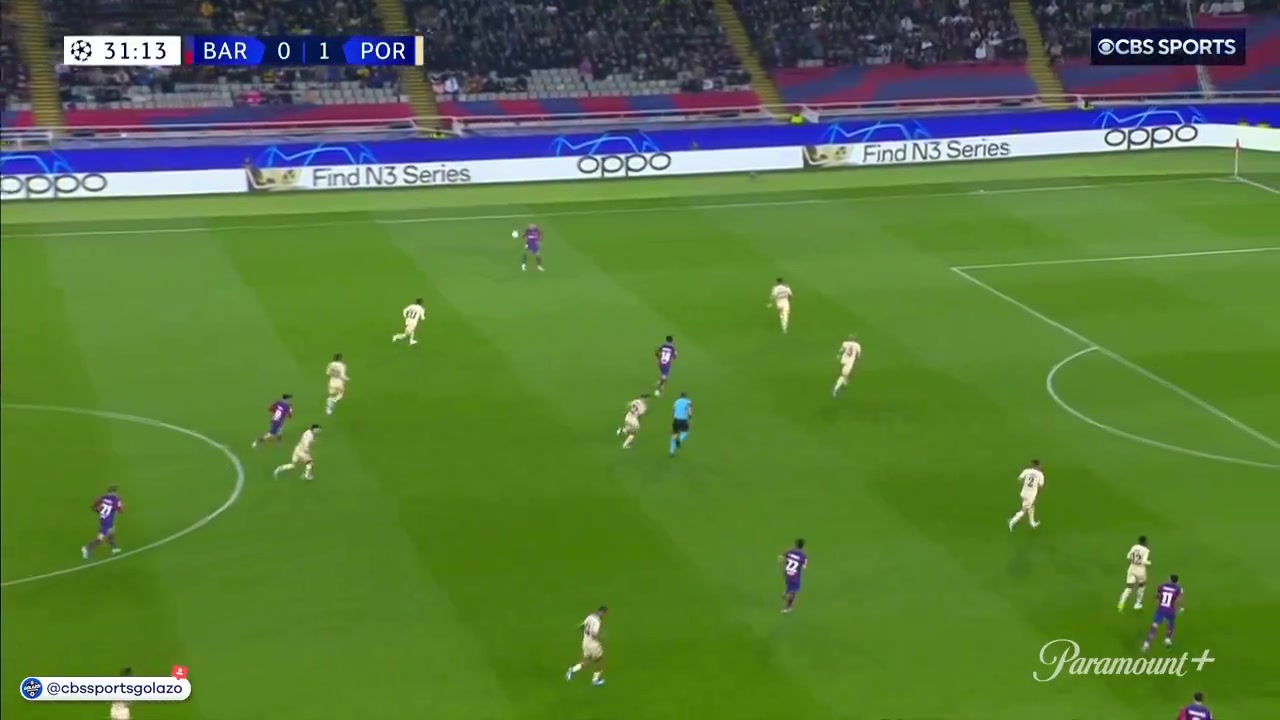 這是后衛(wèi)？坎塞洛晃開(kāi)對(duì)方后衛(wèi)兜射破門，巴薩扳平比分