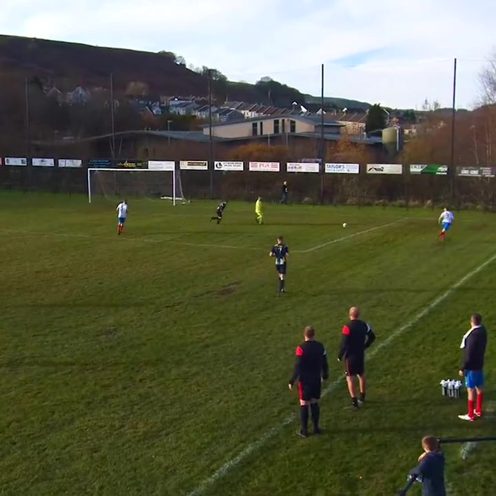 業(yè)余足球聯(lián)賽中的世界波，可以吹很久了！