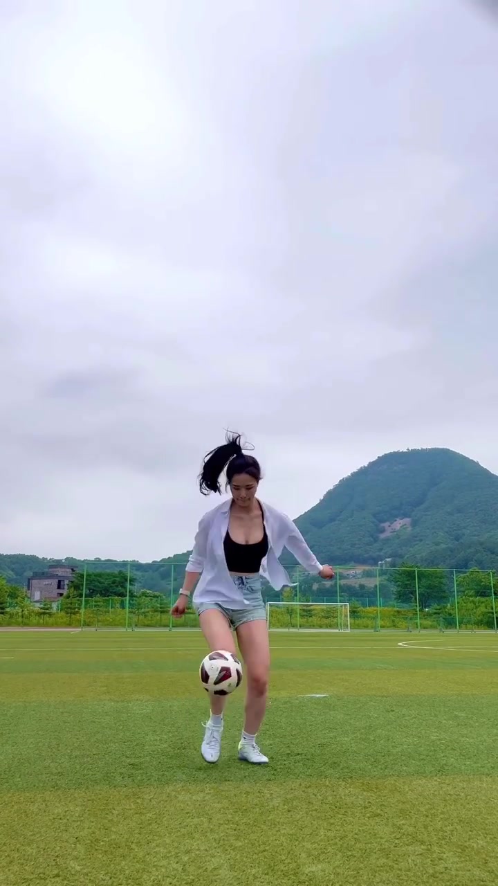 強(qiáng)！這幾腳 足見功底啊