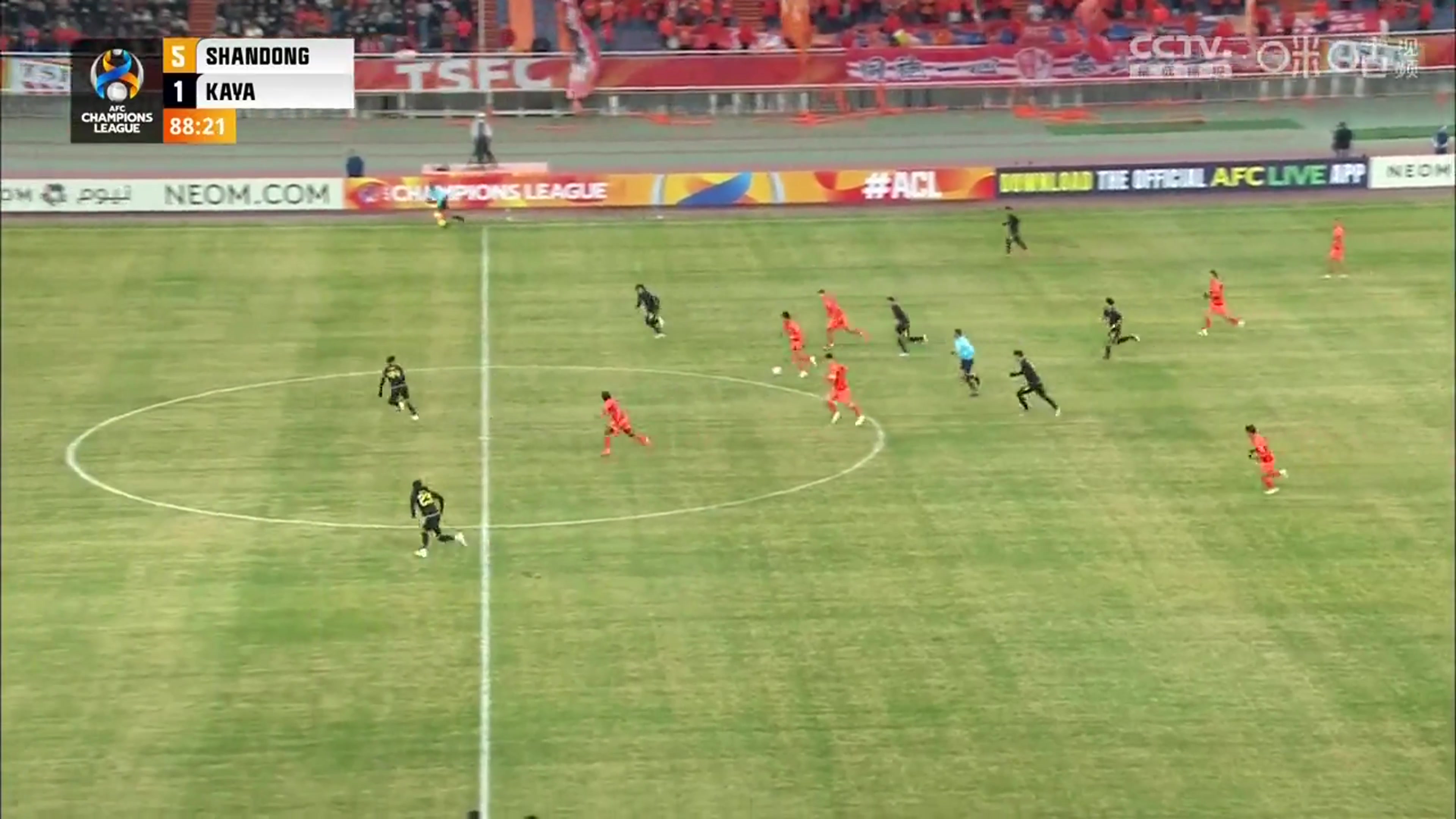 帽子戲法！費(fèi)南多傳中，克雷桑胸部停球入網(wǎng)