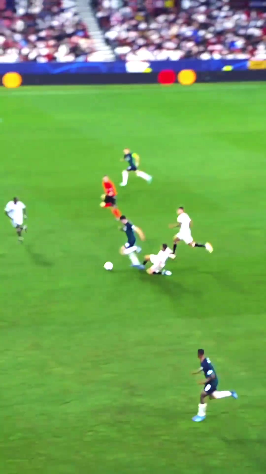 賴斯是否是現(xiàn)在歐洲最好的中場(chǎng)之一？