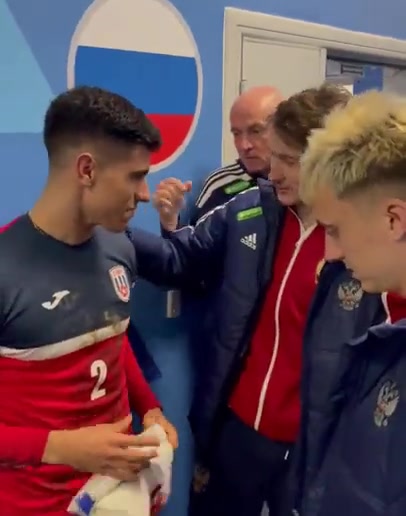 俄羅斯球員找古巴球員交換球衣被拒：抱歉，我只有一件球衣