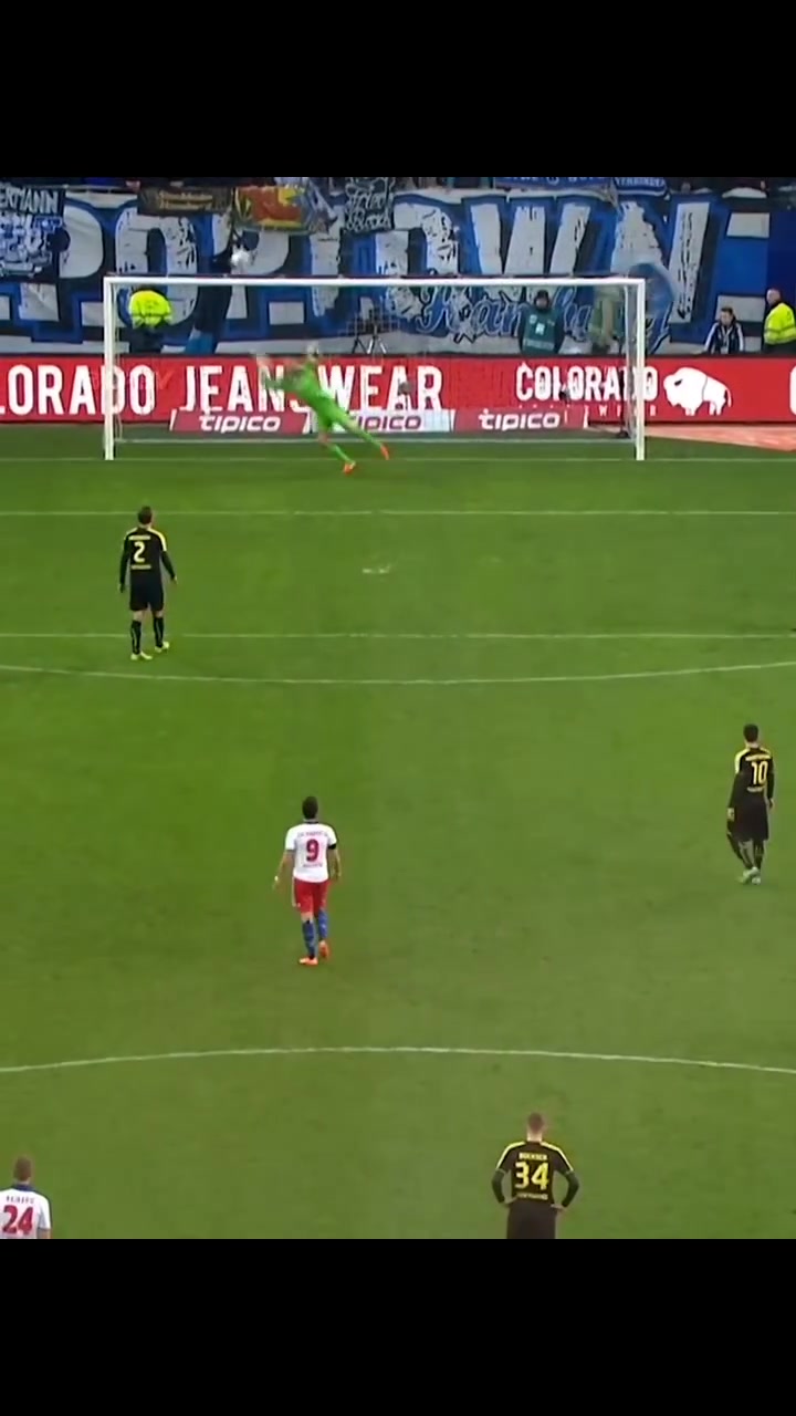 太炫了！神級(jí)任意球射門，都是極致的個(gè)人腳法表演