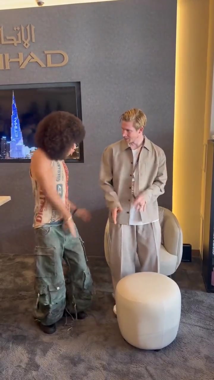 見(jiàn)過(guò)跳舞的德布勞內(nèi)嗎？